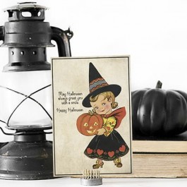 Darling vintage inspired Halloween greetings printable postcard. Send to a friend, display in your office or home -- oh the possibilities! livelaughrowe.com