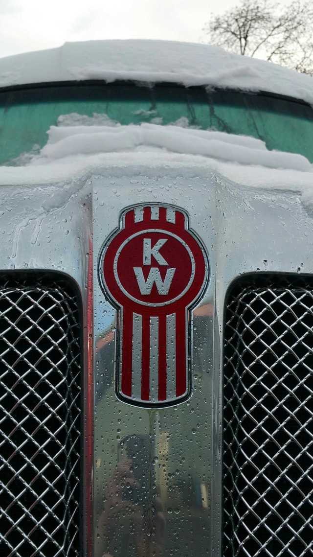 Kenworth Grill Logo - Foap.com: kenworth t680 images, pictures and stock photos