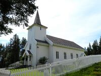 Tunhovd kirke ble innviet i 1945, etter krigens slutt, men byggverket sto ferdig allerede i 1942. Foto: Stig Rune Pedersen