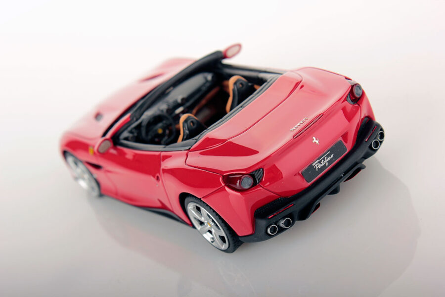 Ferrari 488 Challenge 1:43