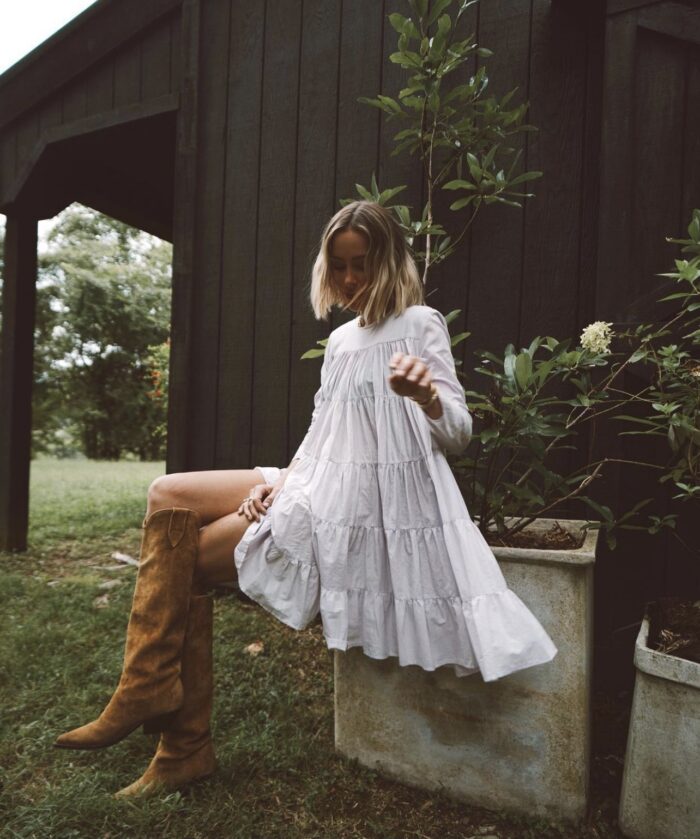 open white dress with brown boots, fall outfit ideas, white and brown for fall, white and brown color palette, fall outfit inspiration