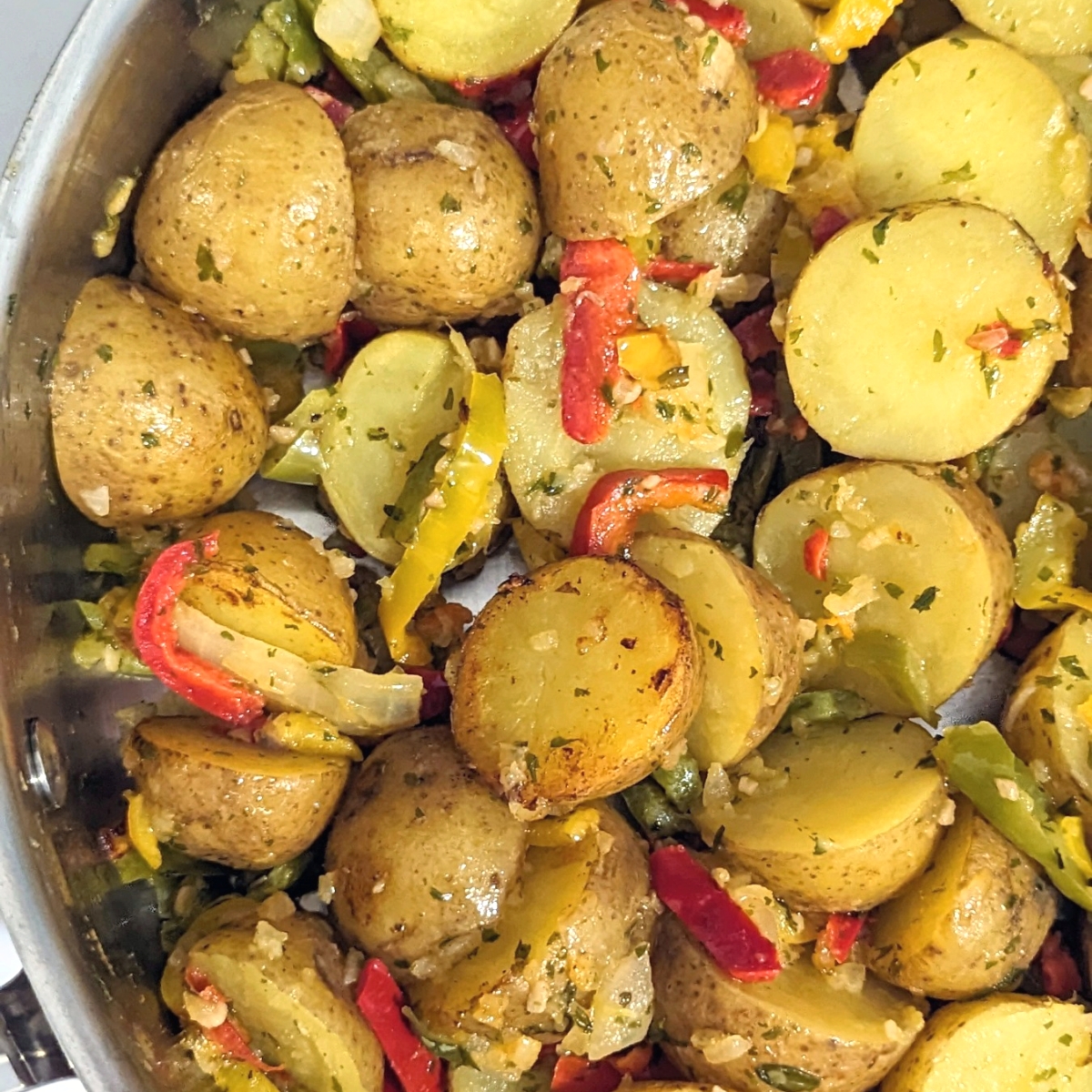 low sodium potatoes sauteed with peppers, garlic, onions, and unsalted butter easy low sodium sides for dinner