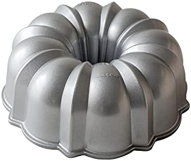 Nordic Ware Original Bundt, 12-Cup, Silver