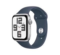 Apple Watch SE (2. Generation, 2023) (GPS, 44 mm) Smartwatch mit Aluminiumgehäuse in Silber und Sportarmband (M/L) in Sturm…