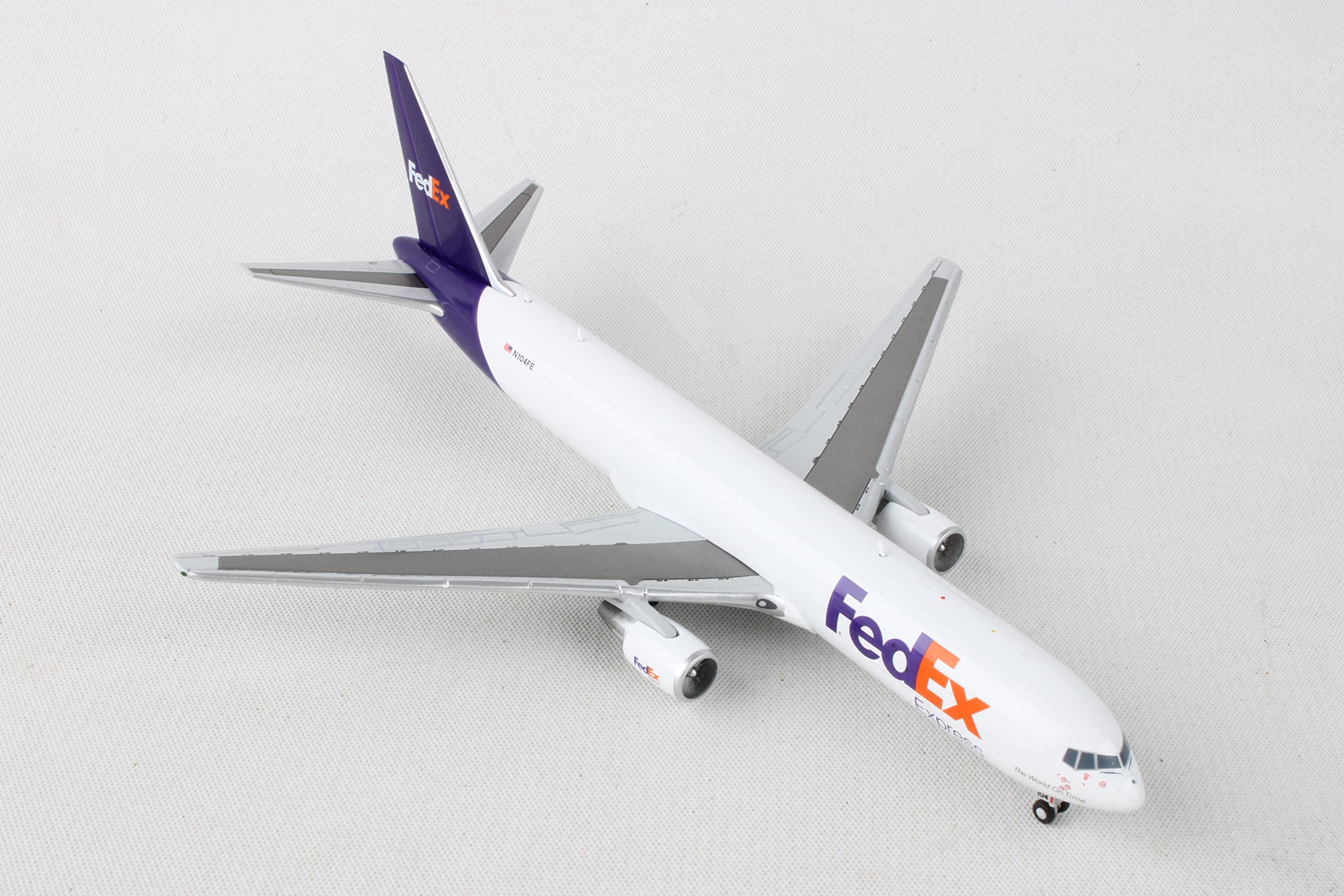 GeminiJets GJFDX1994 Fed Ex Boeing 767-300F N104FE; Scale 1:400