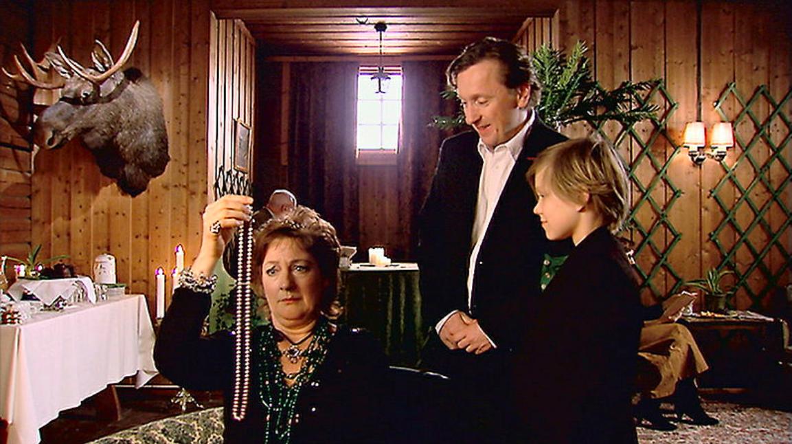 Arnhild Litleré, Robert Skjærstad, and Mikkel Ellertsen in Willys Jul (2007)