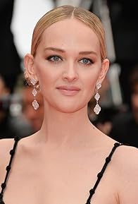 Primary photo for Jess Weixler