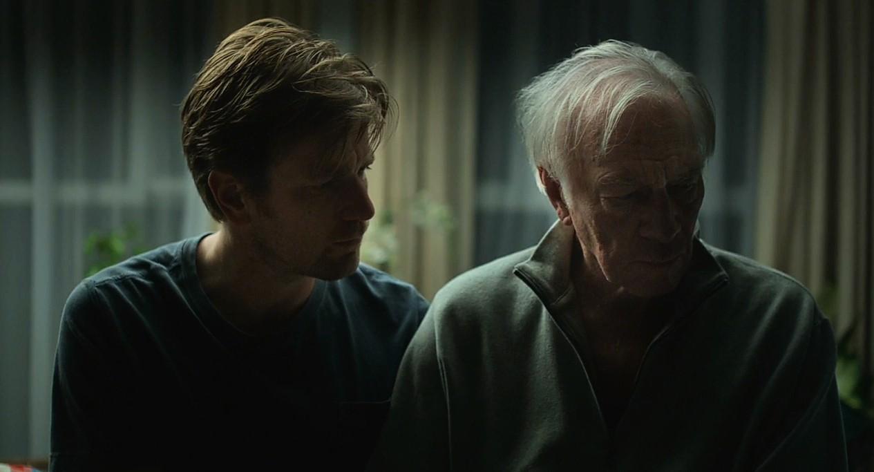 Ewan McGregor and Christopher Plummer in Beginners (2010)