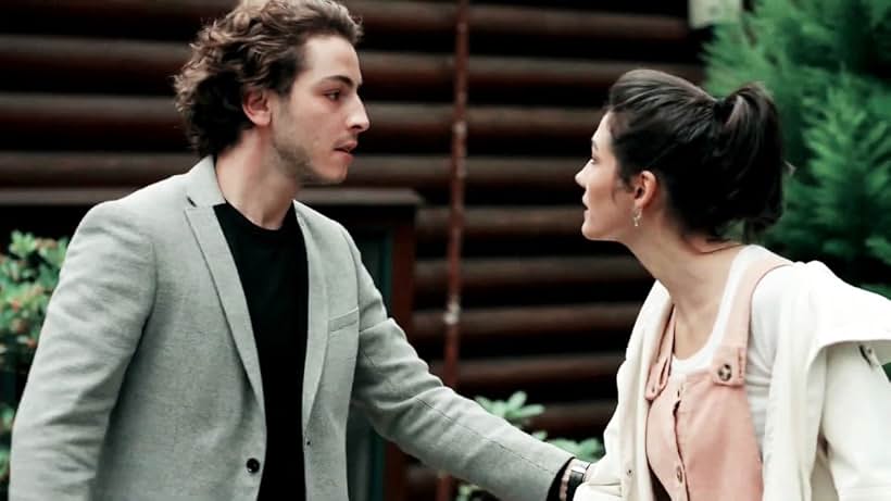 Aybüke Pusat and Boran Kuzum in Falcon Crest (2018)