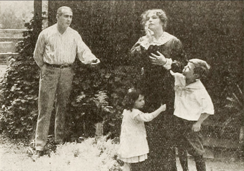 Phillips Smalley and Lois Weber in Helping Mother (1914)