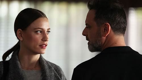 Ozan Güven and Serenay Sarikaya in Fi (2017)