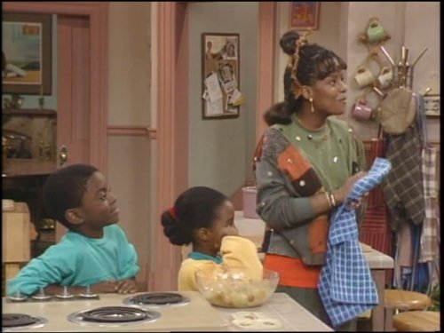 Bill Cosby, Keshia Knight Pulliam, and Deon Richmond in The Cosby Show (1984)