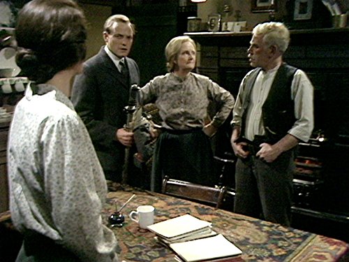 James Bolam, James Garbutt, and Jean Heywood in When the Boat Comes In (1976)