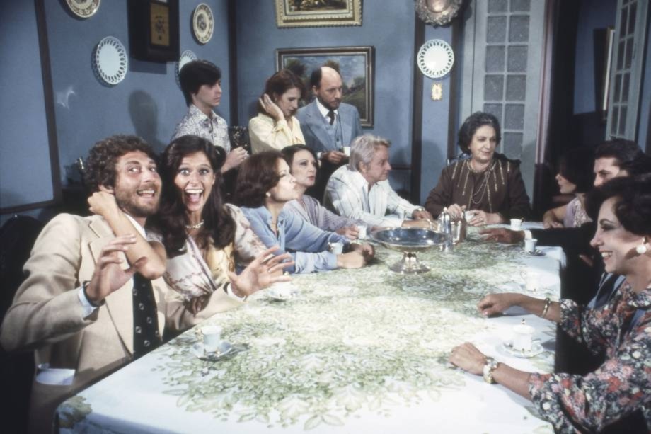 Lélia Abramo, Ivan Cândido, Thaís de Andrade, Suzana Faíni, Reinaldo Gonzaga, Yara Lins, Rosamaria Murtinho, Nildo Parente, Elizabeth Savalla, and Beatriz Segall in Pai Herói (1979)