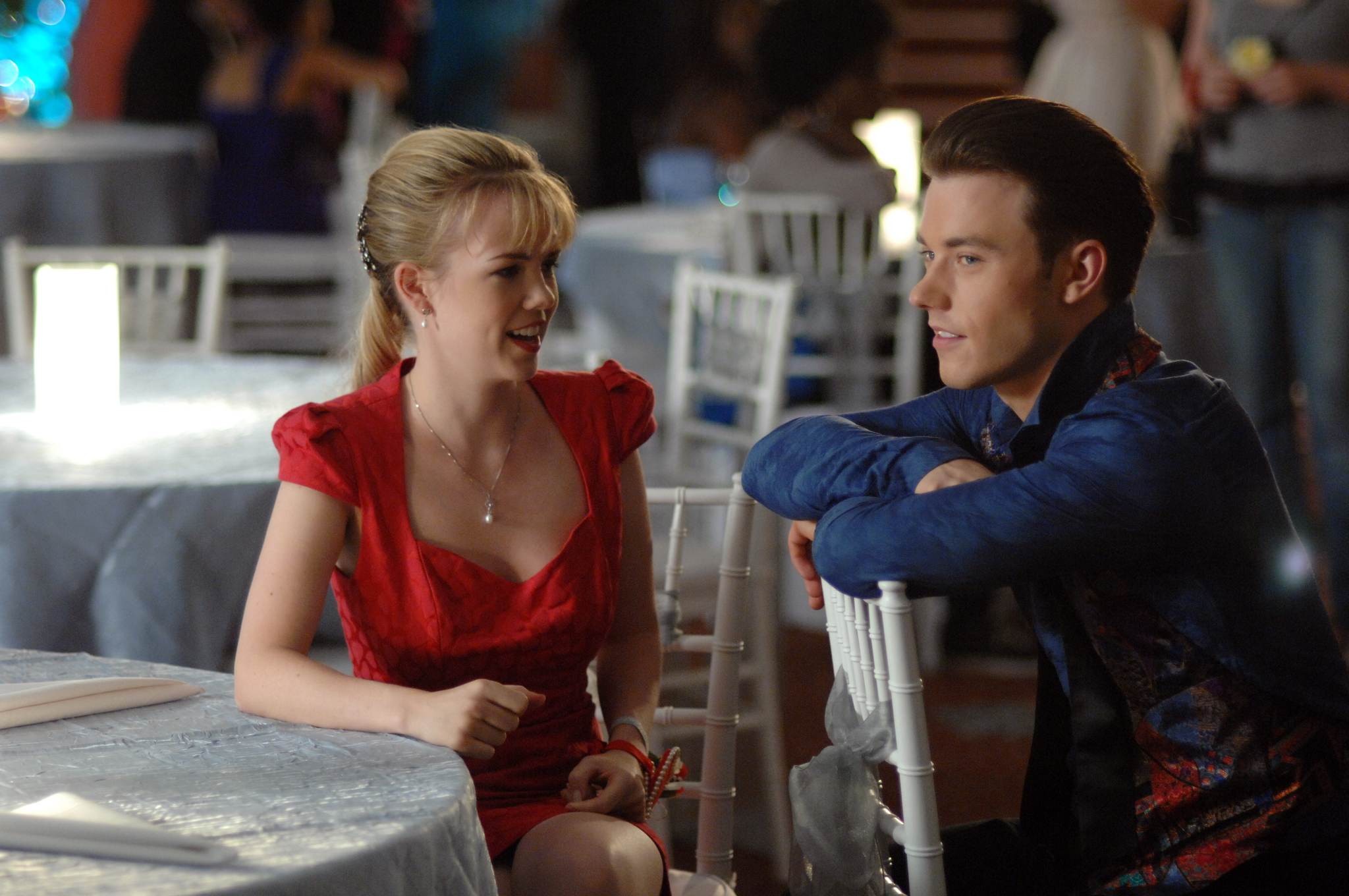 Abbie Cobb and Ross Linton in The Unauthorized Beverly Hills, 90210 Story (2015)