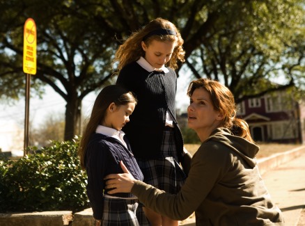 Sandra Bullock, Courtney Taylor Burness, and Shyann McClure in Premonition (2007)