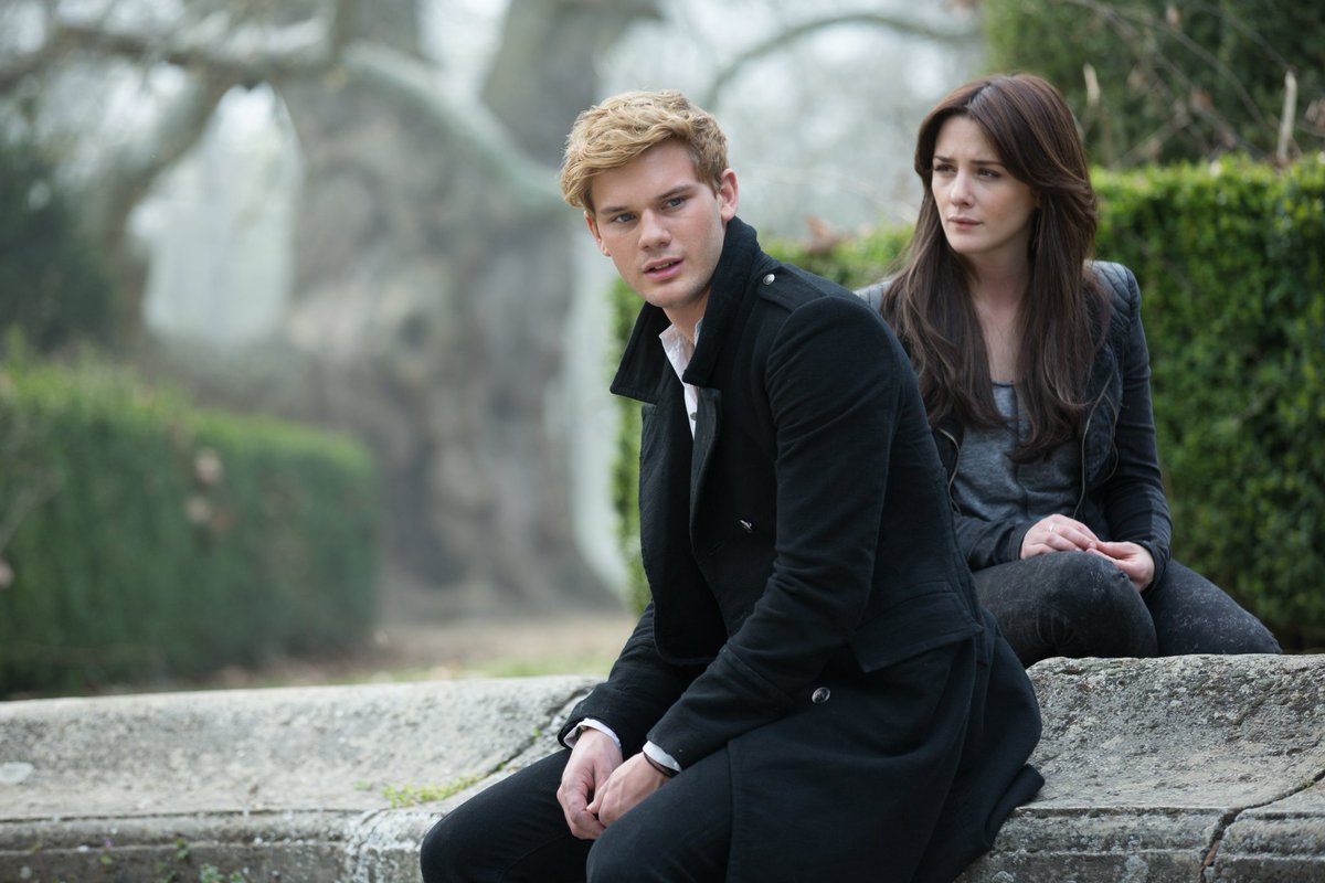 Addison Timlin and Jeremy Irvine in Fallen (2016)