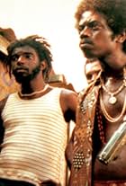 Leandro Firmino and Paulo 'Jacaré' César in City of God (2002)