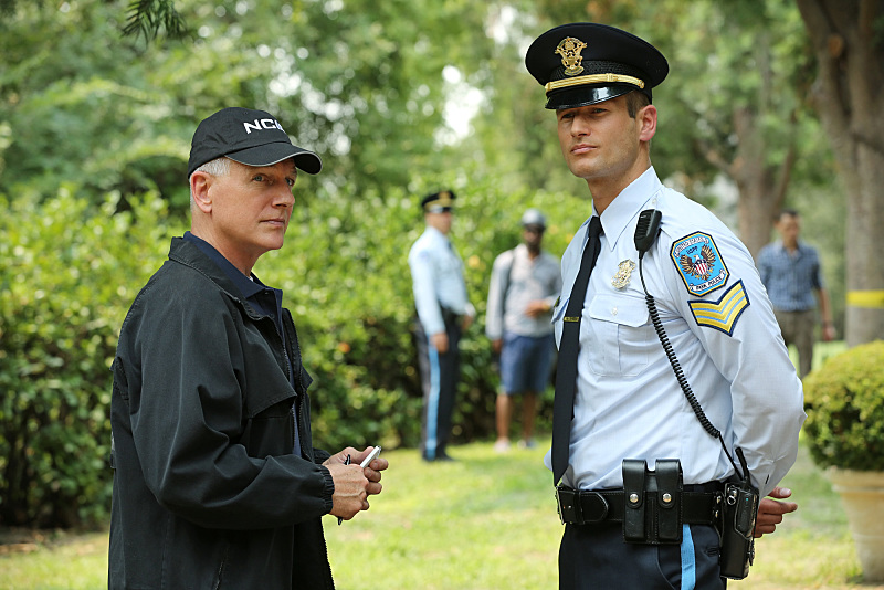 Mark Harmon and Johann Urb in NCIS (2003)