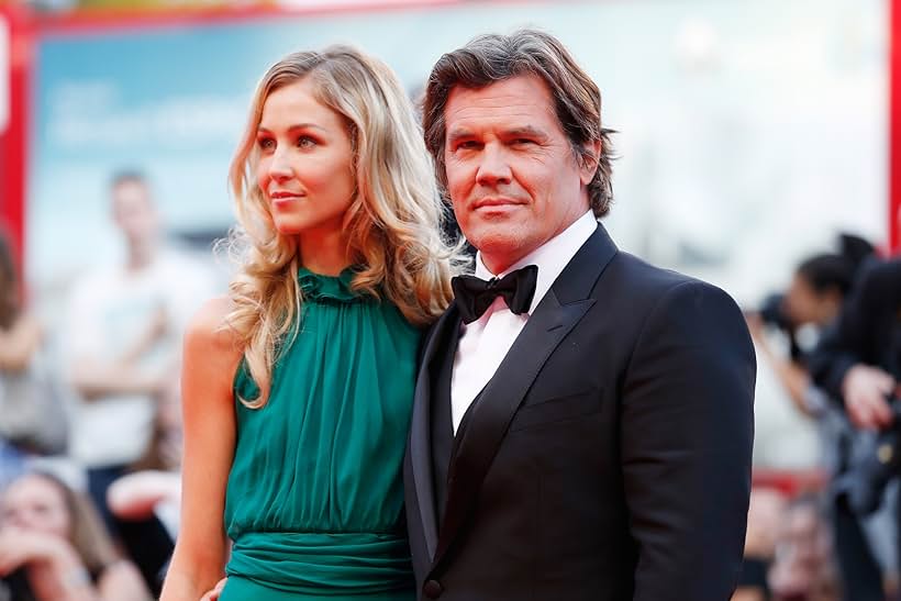 Josh Brolin and Kathryn Boyd Brolin at an event for Everest (2015)