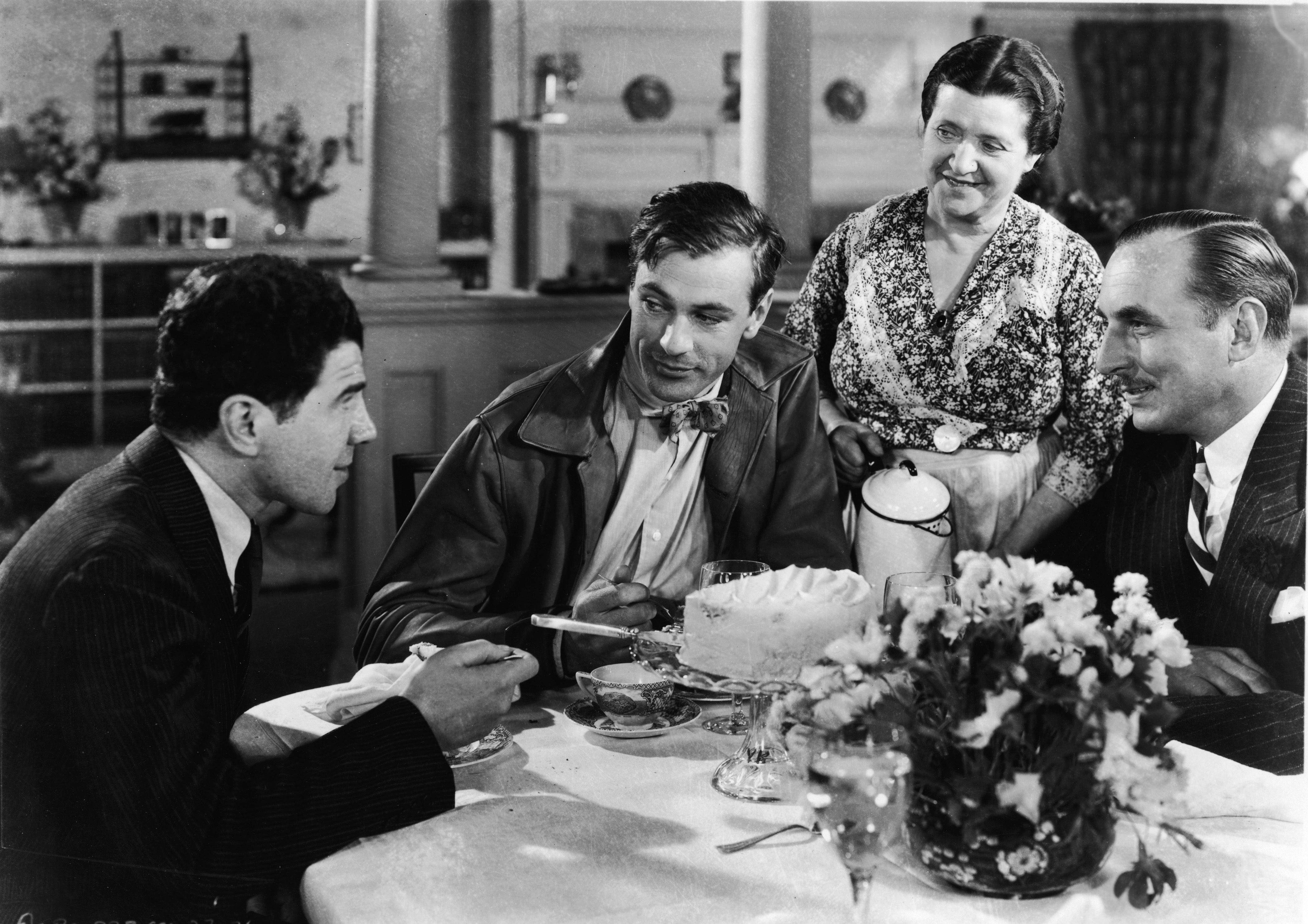 Gary Cooper, Douglass Dumbrille, Emma Dunn, and Lionel Stander in Mr. Deeds Goes to Town (1936)