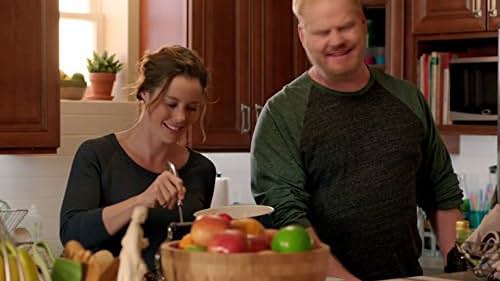 Jim Gaffigan and Ashley Williams in The Jim Gaffigan Show (2015)