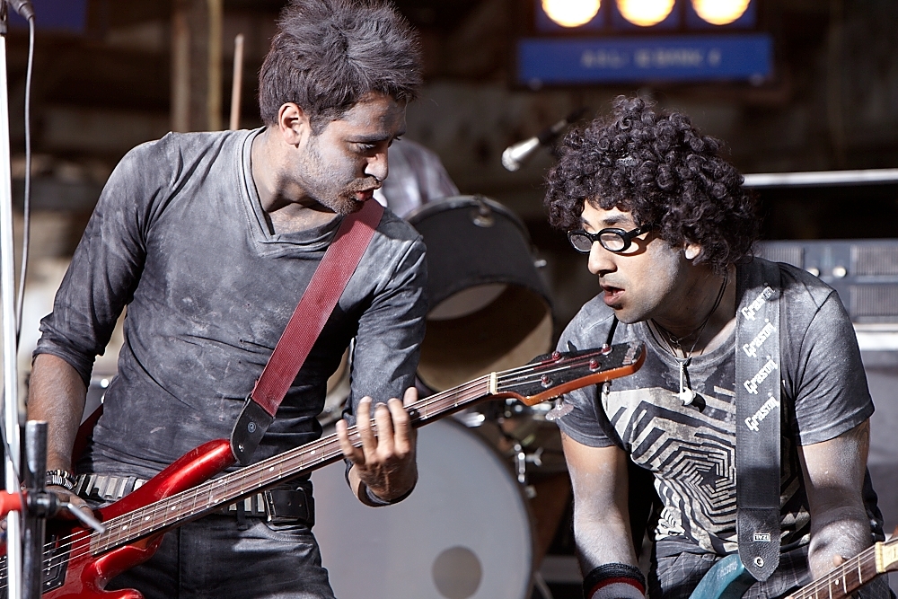 Imran Khan and Vir Das in Delhi Belly (2011)