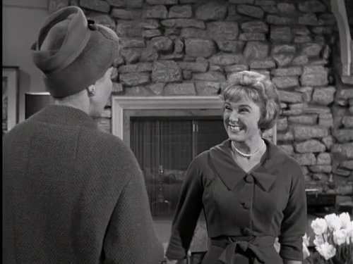 Connie Hines and Edna Skinner in Mister Ed (1961)