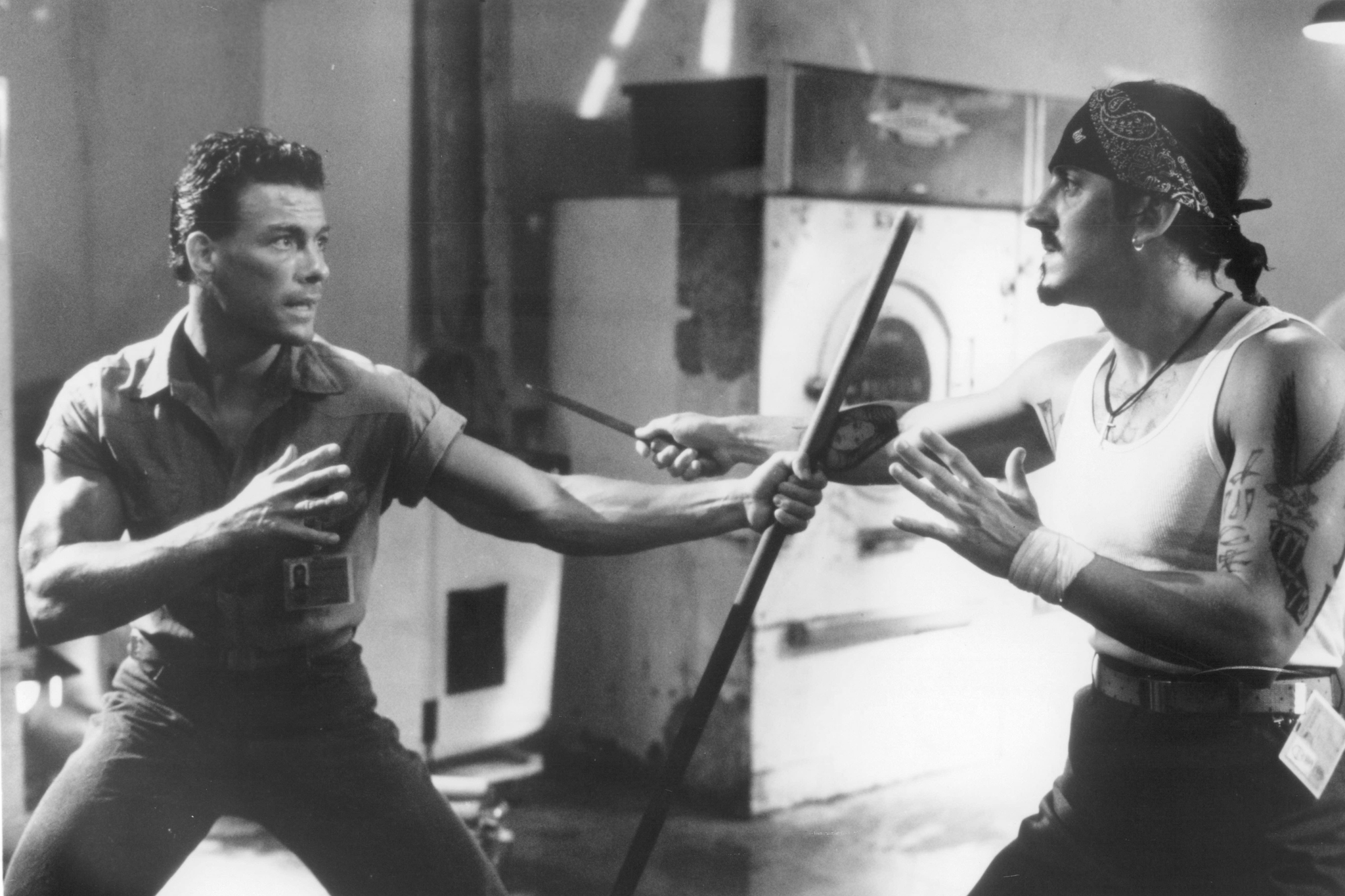 Jean-Claude Van Damme and Paulo Tocha in Death Warrant (1990)