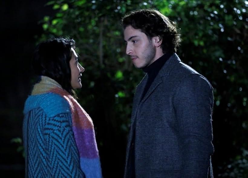 Aybüke Pusat and Boran Kuzum in Falcon Crest (2018)