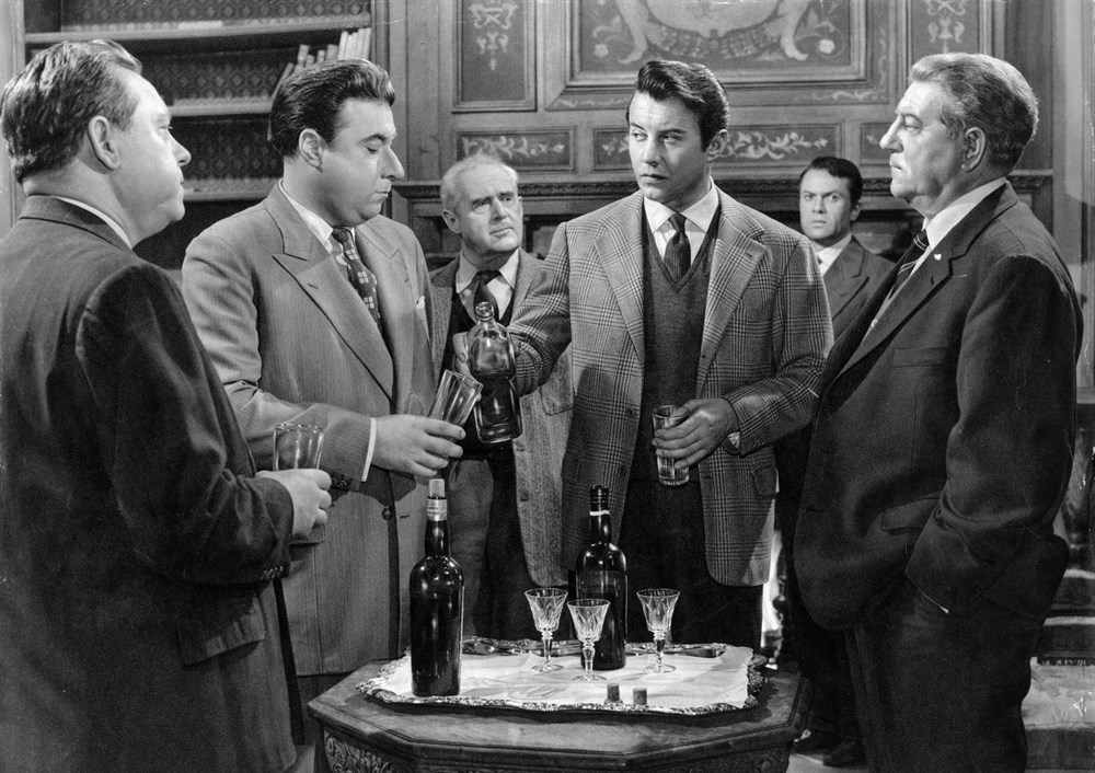 Michel Auclair, Paul Frankeur, Jean Gabin, Robert Hirsch, and Jacques Morel in Maigret and the St. Fiacre Case (1959)