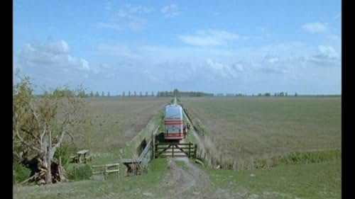 The island Tiengemeten was once reclaimed from the sea, intended for agriculture. In the 1990s a decision was made to set-aside land allowing nature to run its course. Digna Sinke followed the changes in the landscape over a period of 13 years, also recollecting the changes in her own life.