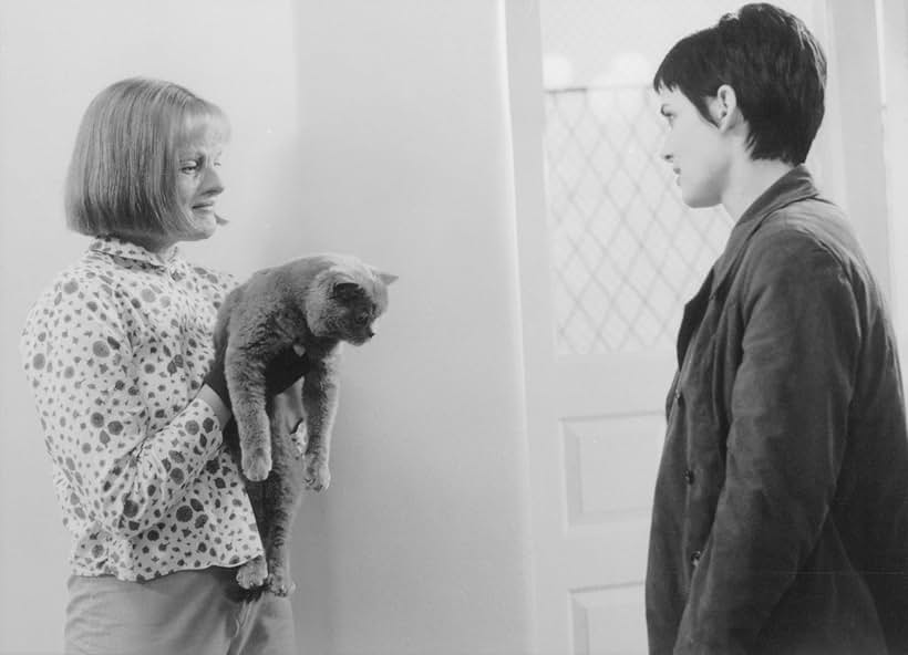 Winona Ryder and Elisabeth Moss in Girl, Interrupted (1999)