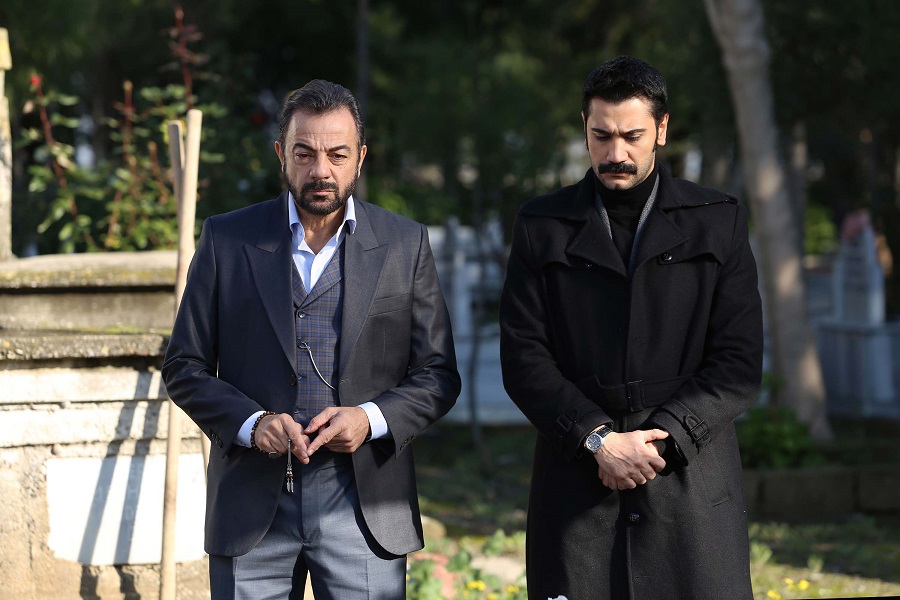 Kerem Alisik and Ugur Günes in Bitter Lands (2018)