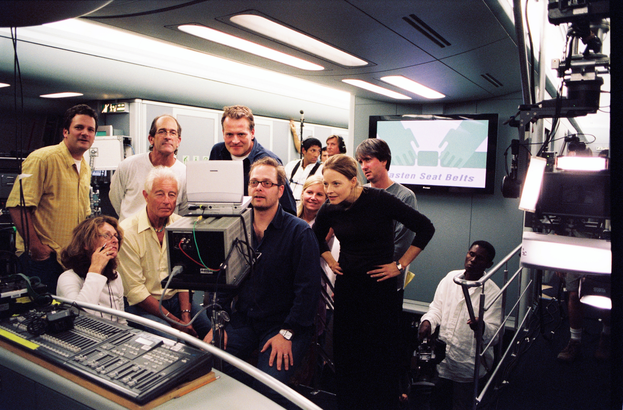 Jodie Foster, Florian Ballhaus, Thom Noble, and Robert Schwentke in Flightplan (2005)