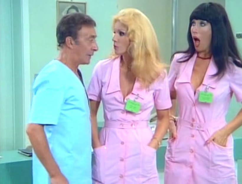 Moria Casán, Susana Giménez, and Alberto Olmedo in A los cirujanos se les va la mano (1980)