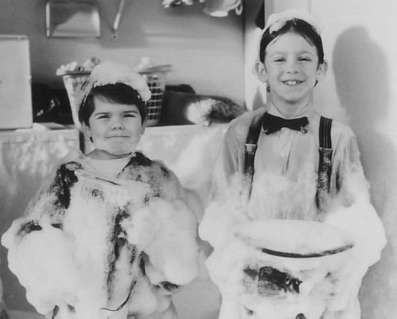 Bug Hall and Travis Tedford in The Little Rascals (1994)