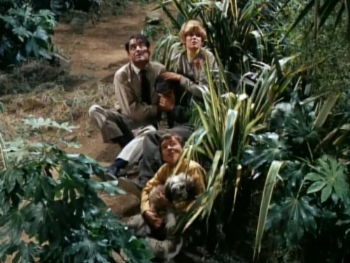 Stefan Arngrim, Linden Chiles, Kurt Kasznar, and Heather Young in Land of the Giants (1968)