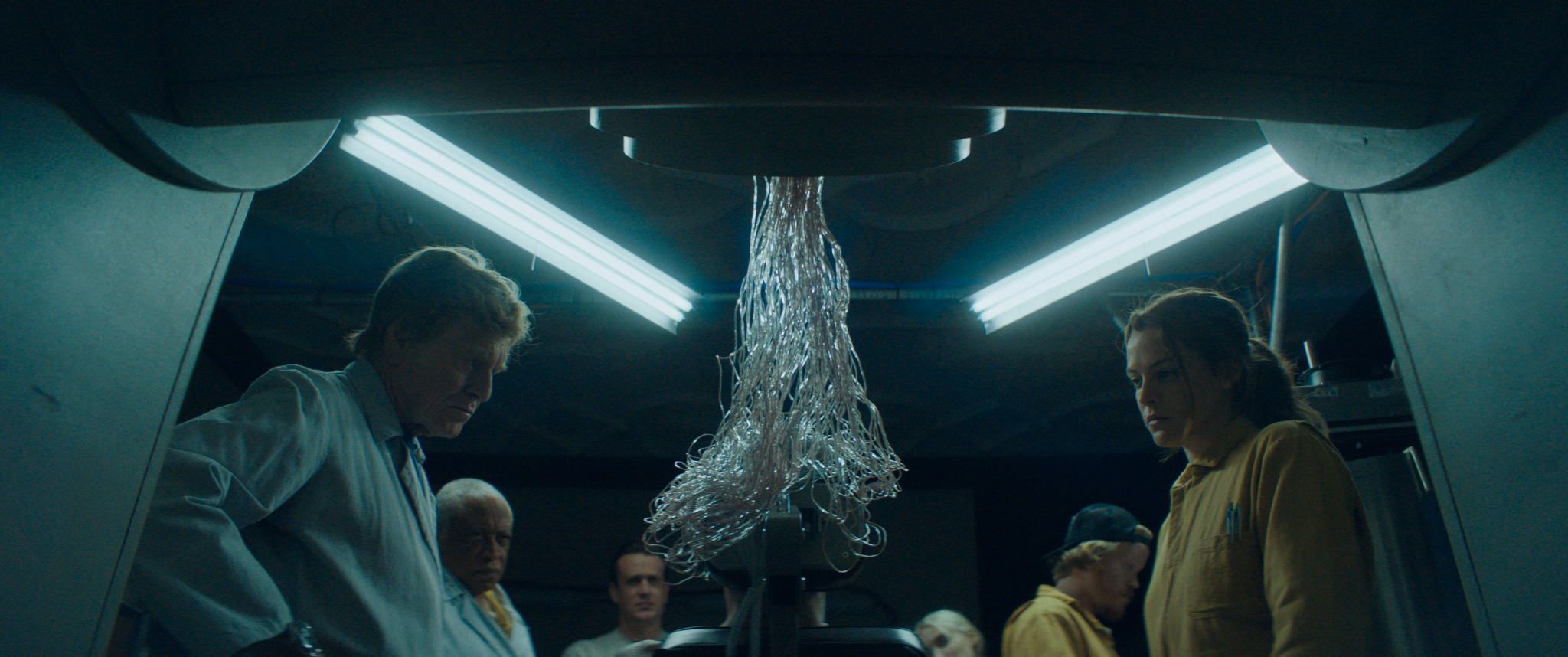 Robert Redford, Ron Canada, Jesse Plemons, Jason Segel, Rooney Mara, Riley Keough, and Paul Bellefeuille in The Discovery (2017)