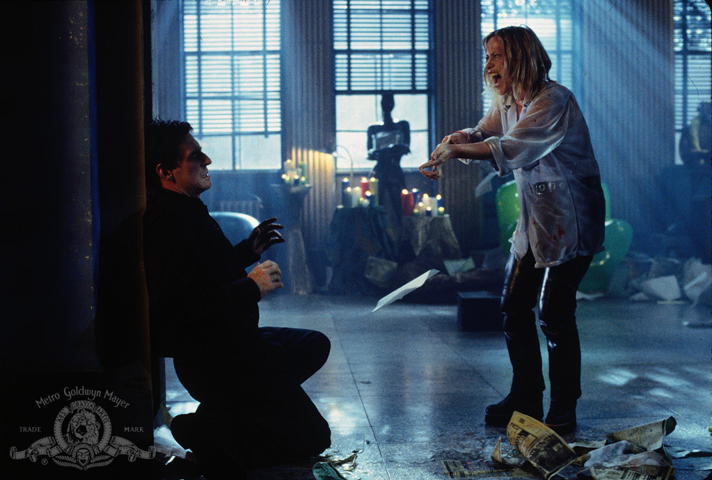 Patricia Arquette and Gabriel Byrne in Stigmata (1999)