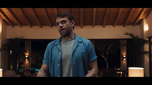 A down-on-his-luck chef with gambling problems flees to a Latin American villa, where he assumes the identity of another man.