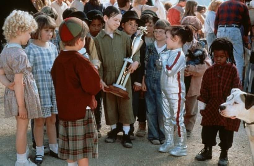 Ross Bagley, Juliette Brewer, Bug Hall, Brittany Ashton Holmes, Heather Karasek, Travis Tedford, and Jordan Warkol in The Little Rascals (1994)