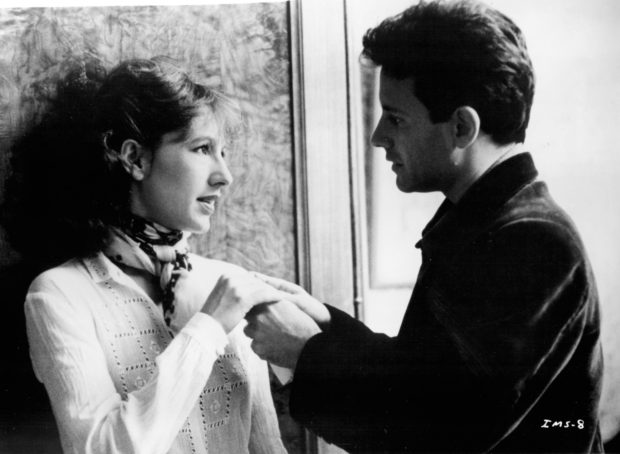 Nathalie Baye and Francis Huster in I Married a Shadow (1983)