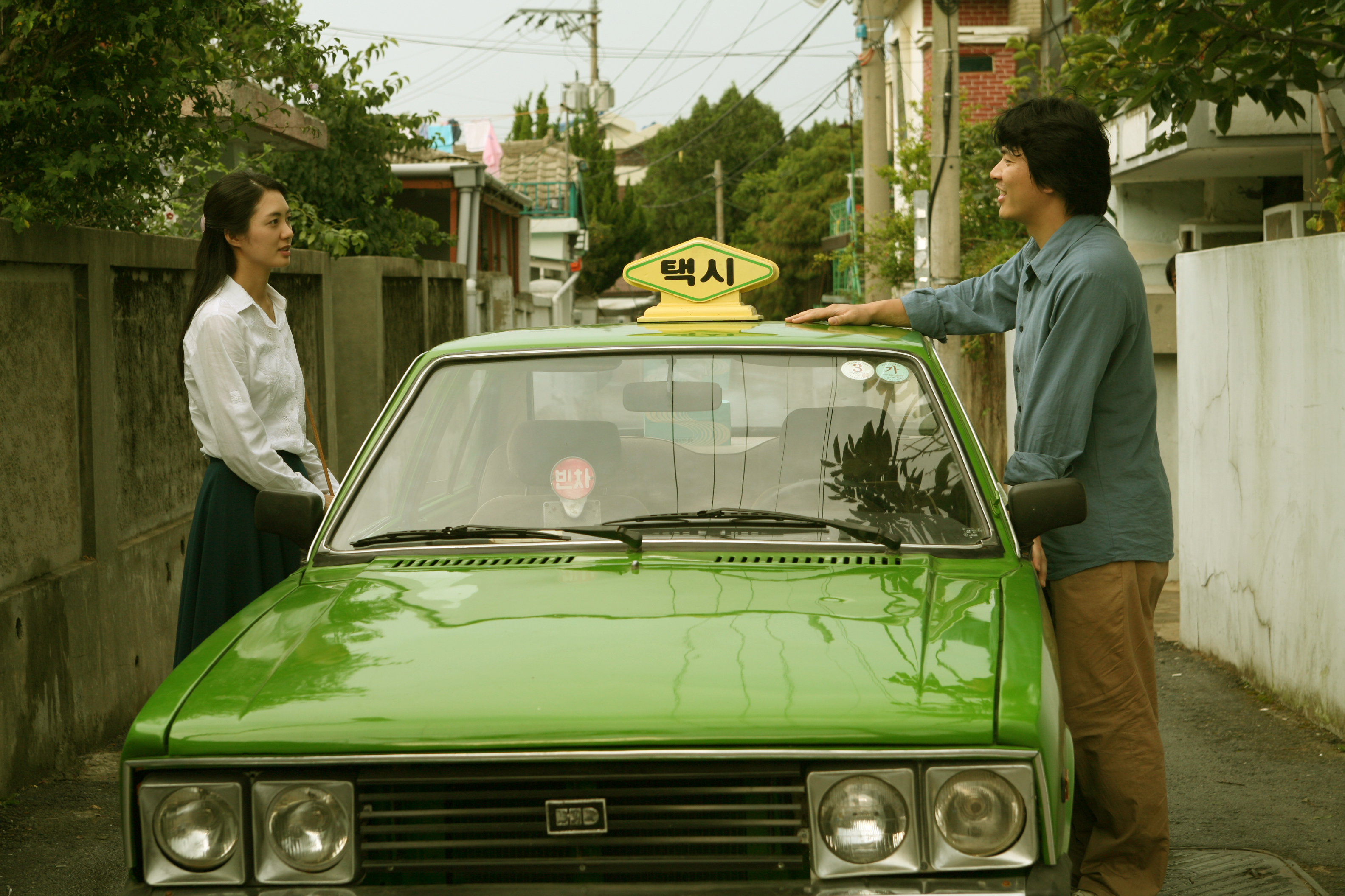 Lee Yo-won and Kim Sang-kyung in May 18 (2007)