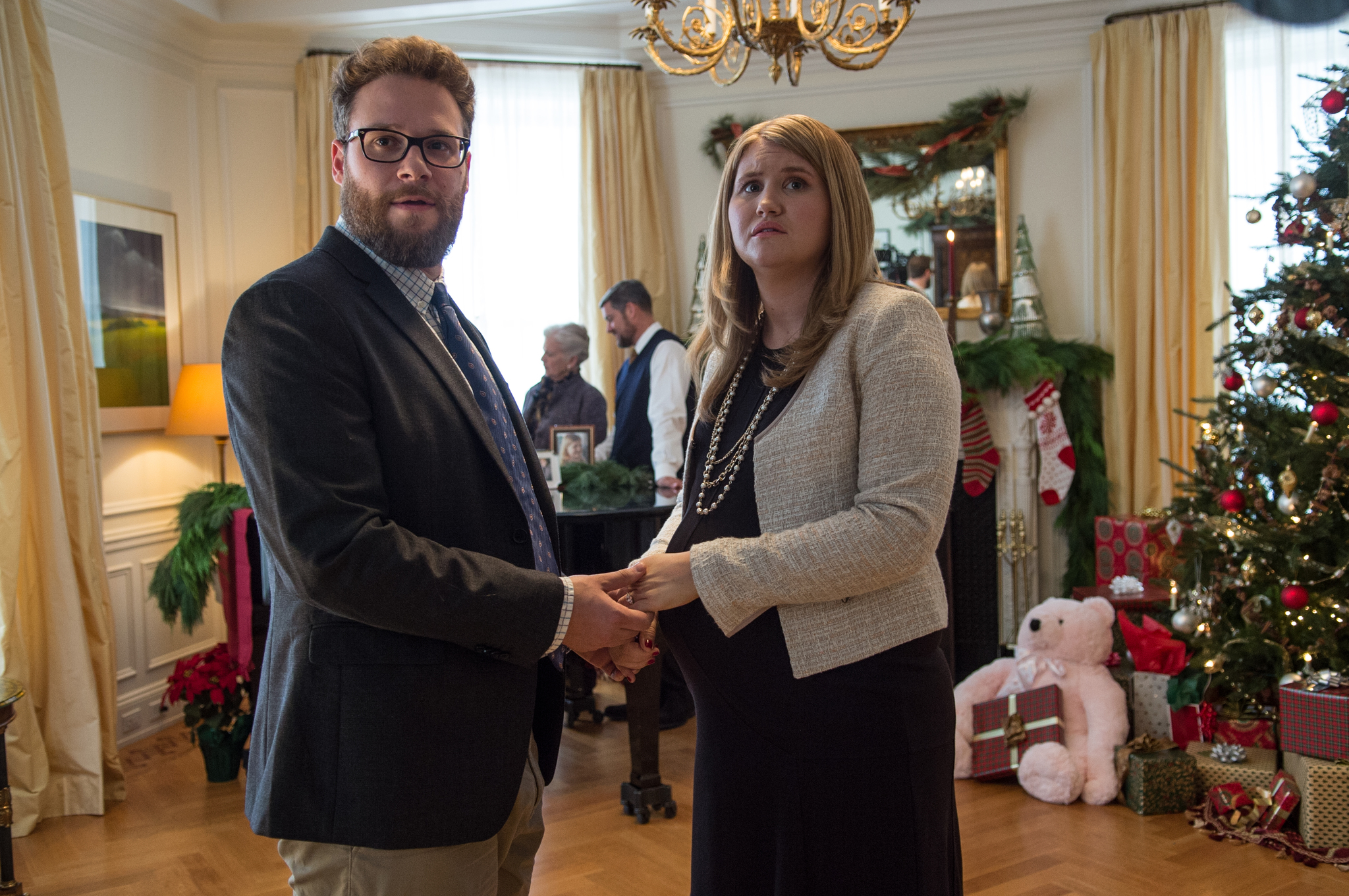 Seth Rogen and Jillian Bell in The Night Before (2015)