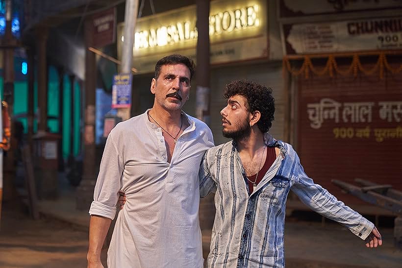 Akshay Kumar and Sahil Mehta in Raksha Bandhan (2022)