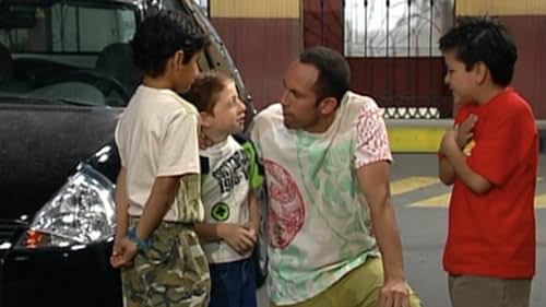 Dylan Obed, Pablo Valentín, and Octavio Ocaña in Vecinos (2005)