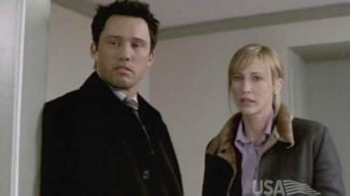 Jeffrey Donovan and Vera Farmiga in Touching Evil (2004)