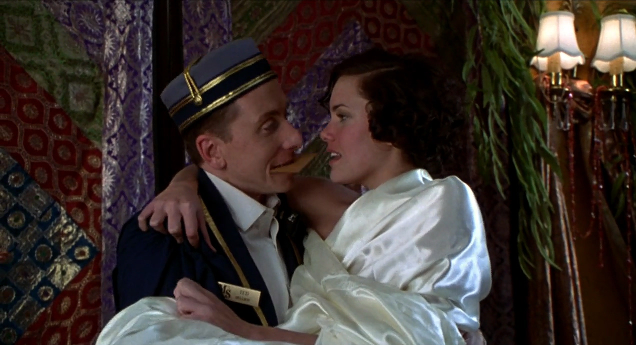 Tim Roth and Ione Skye in Four Rooms (1995)