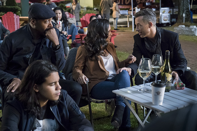 Tom Cavanagh, Jesse L. Martin, Danielle Nicolet, and Carlos Valdes in The Flash (2014)